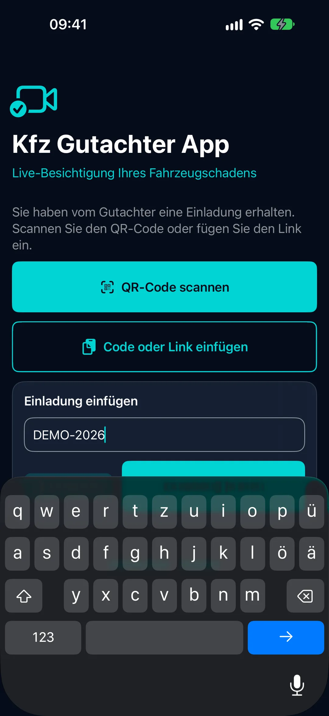 Startbildschirm der Kfz Gutachter App auf dem iPhone mit einem Eingabefeld für den Einladungscode.